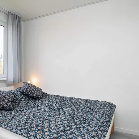 6 Person Holiday In Lb K
